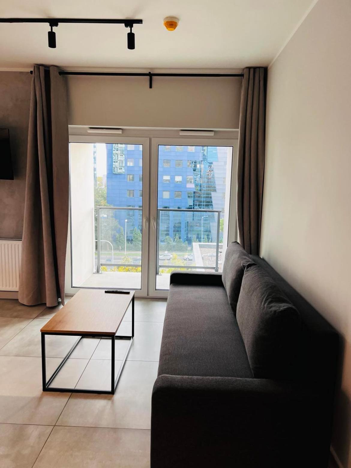 Property Apart - Legnicka Business Center 브로츠와프 외부 사진