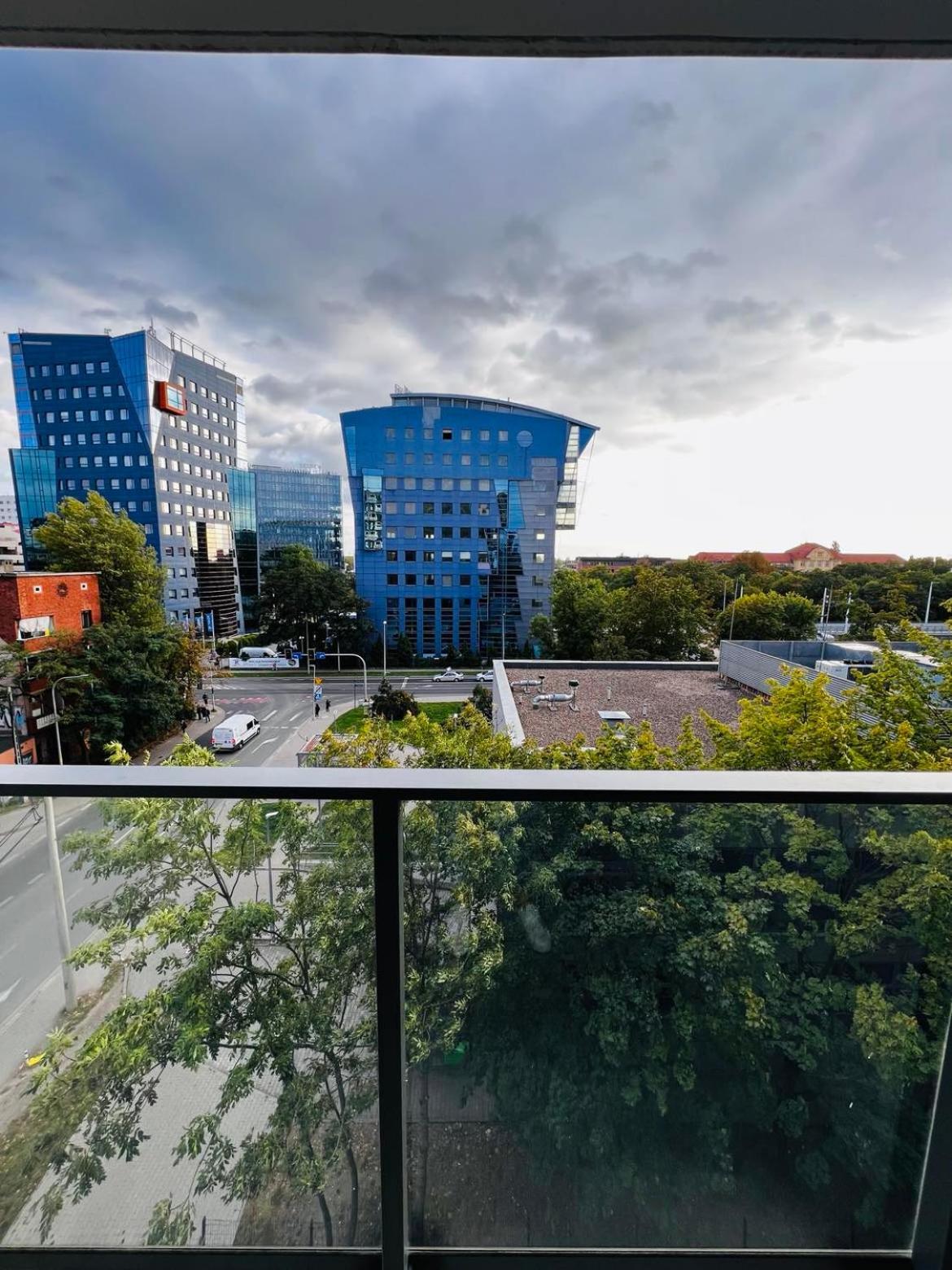 Property Apart - Legnicka Business Center 브로츠와프 외부 사진